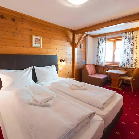 Tirolerhof Otel Serfaus